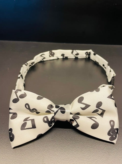 Music Bow Tie White with Black Notes and Clefs