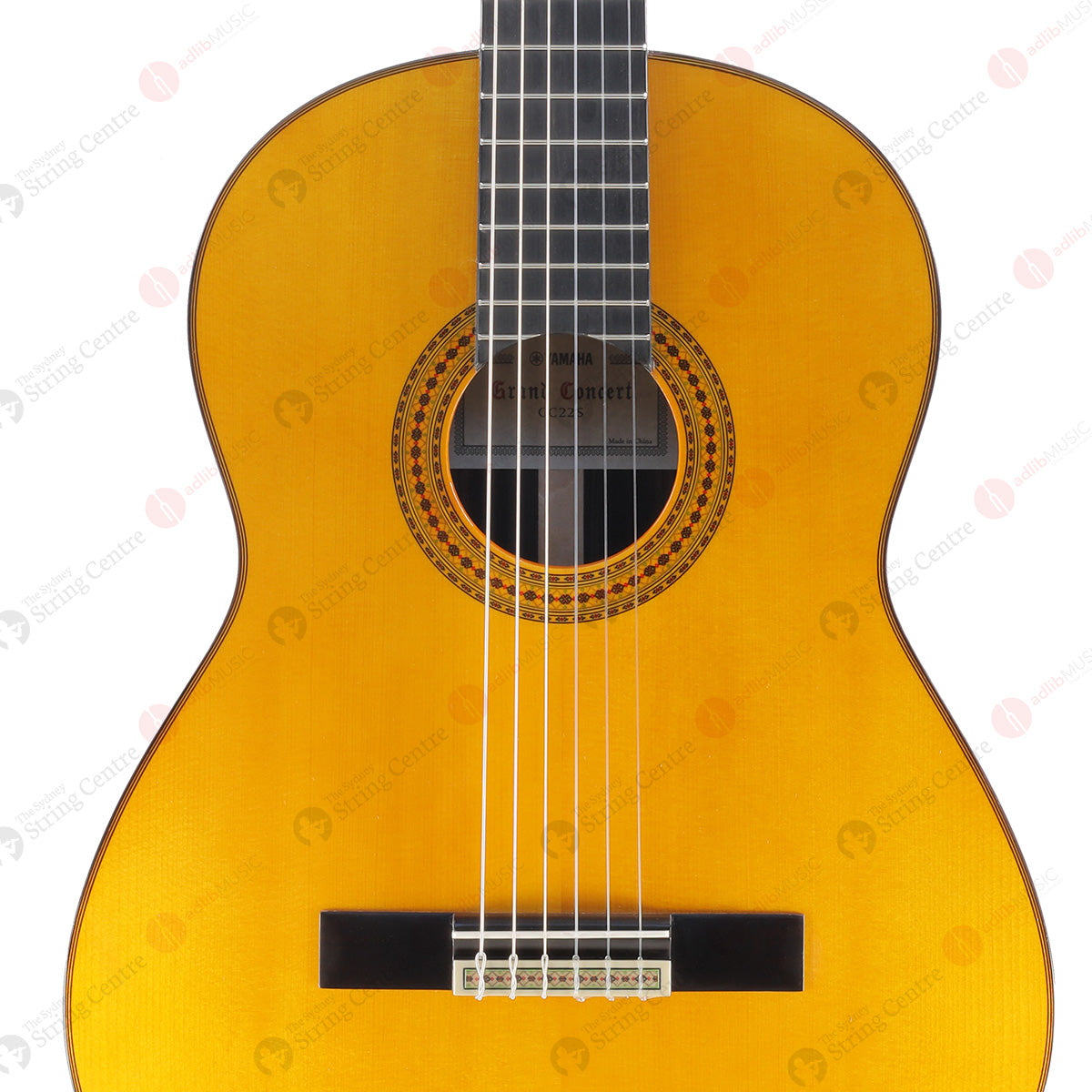 Yamaha GC22S Classical Guitar with Reinforced Bag, Spruce