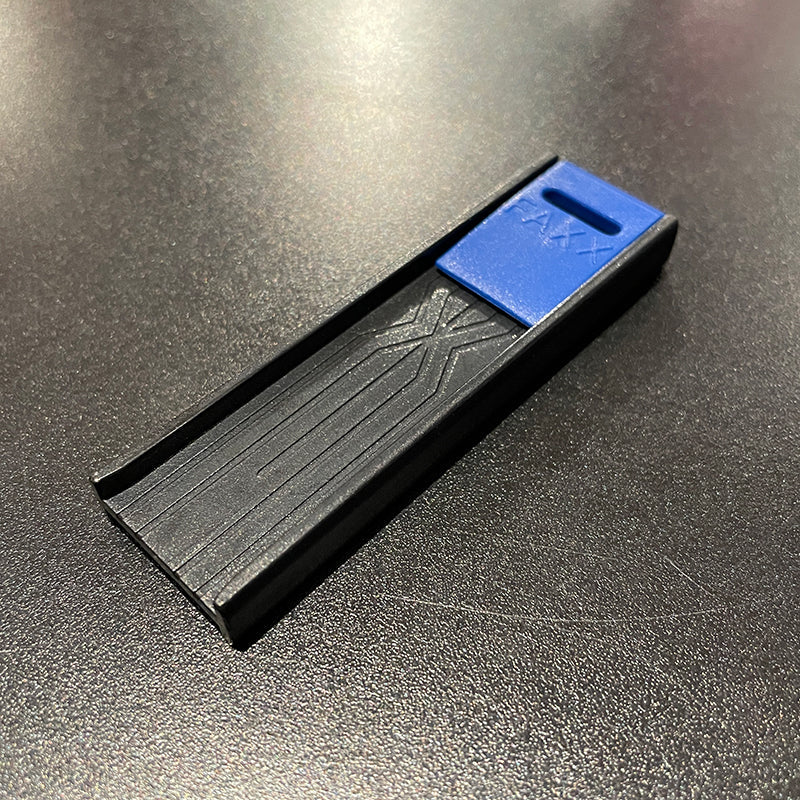 Reed Guard 2 Cl/Asax - holds 2 reeds for Alto Sax or B Flat Clarinet